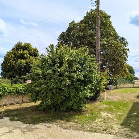 Charentais Renove Au Calme Avec Parking Et Jardin Privatif - Fr-1-653-281 *