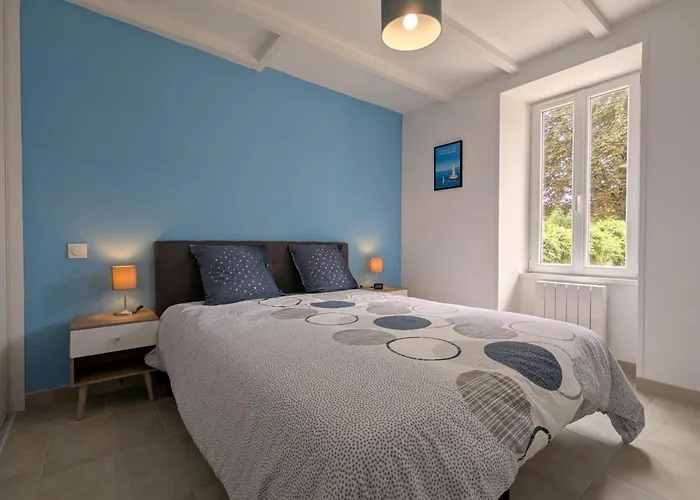 Charentais Renove Au Calme Avec Parking Et Jardin Privatif - Fr-1-653-281 Vakantiehuis