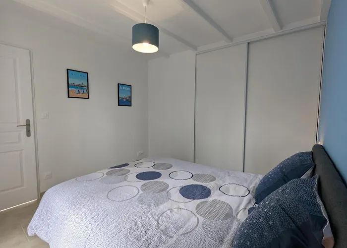 Vakantiehuis Charentais Renove Au Calme Avec Parking Et Jardin Privatif - Fr-1-653-281 Challignac