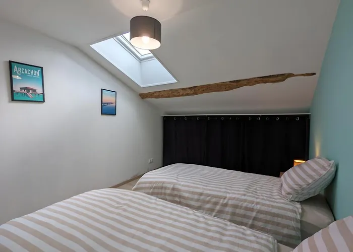 Vakantiehuis Charentais Renove Au Calme Avec Parking Et Jardin Privatif - Fr-1-653-281 *